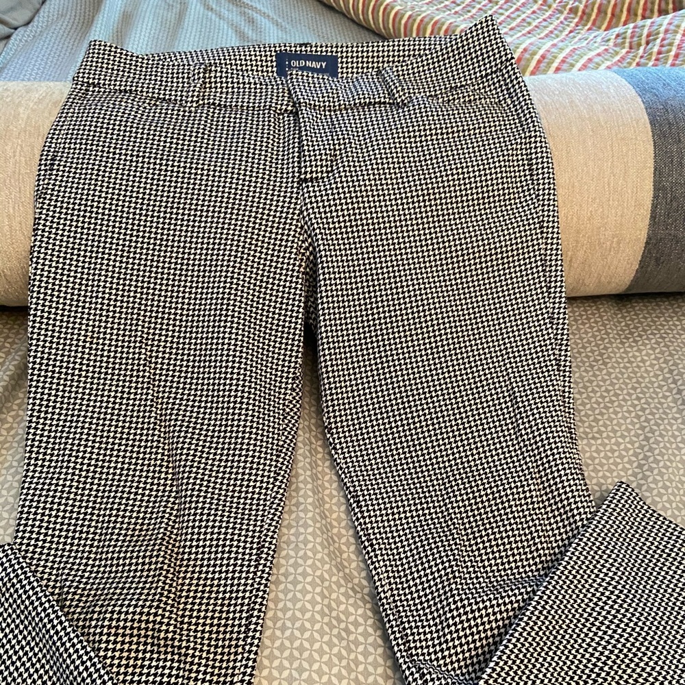 Old navy black and white pants